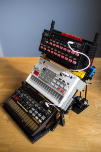 LEGO-Volca-Stand-4